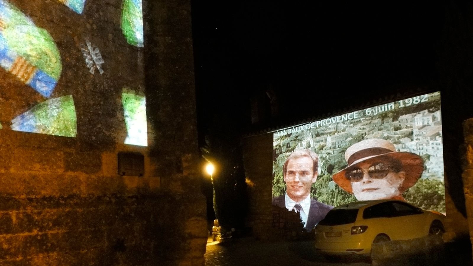 Projections monumentales dans les rues des Baux-de-Provence